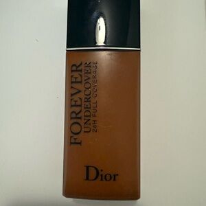 Dior Forever Undercover Foundation in Warm Brown